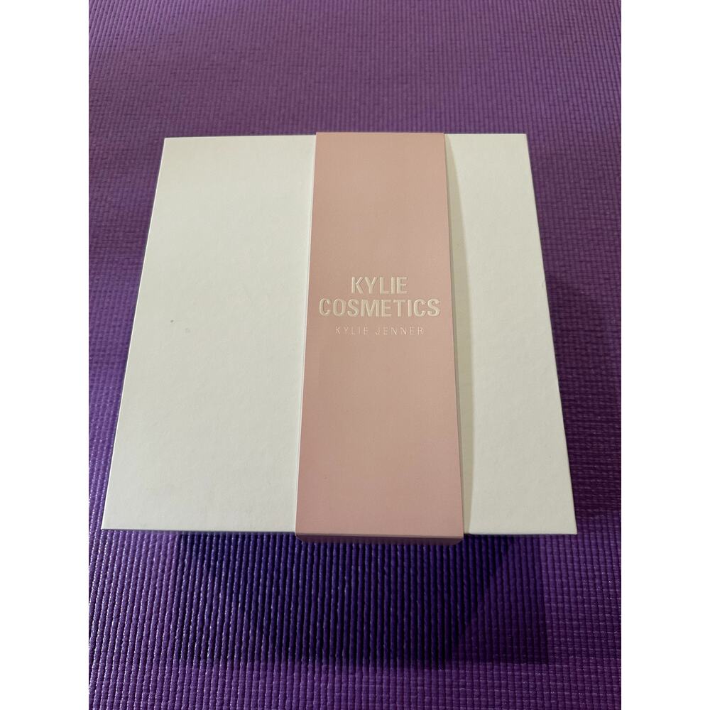Kylie Cosmetics Advent Calendar NEW Mascara, Liquid Eyeshadow, Lipstick, Liner - Picture 6 of 6